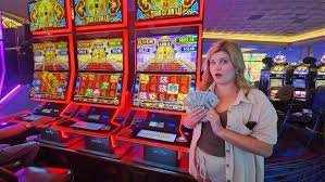 Fishing-themed bonus round with multiplier features and free spins